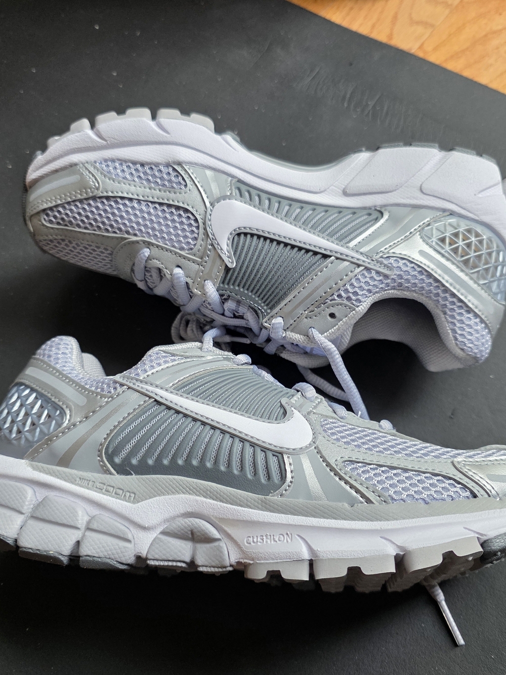 Nike Zoom Vomero 5 "Cool Grey"
Size 7.5 womens/6 mens